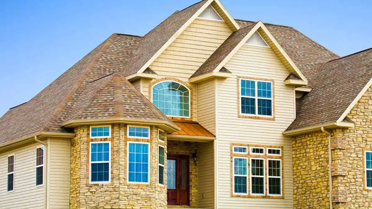 What is Considered a Steep Roof Pitch (Explained)