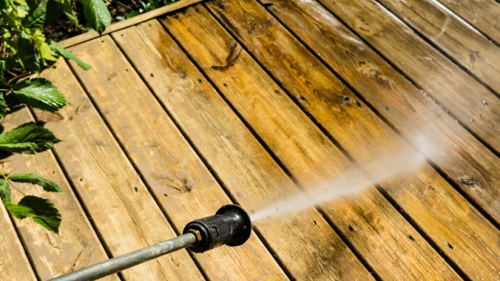 wood deck cleaning naturally
