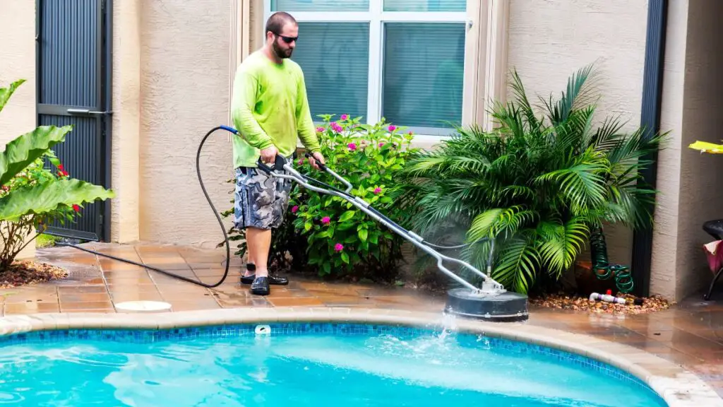 cleaning pool liner