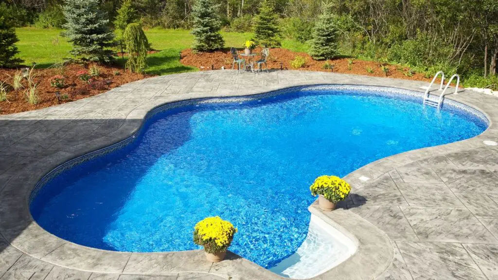 convert pool to saltwater pool