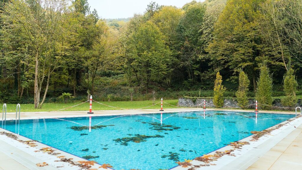 green water in pool